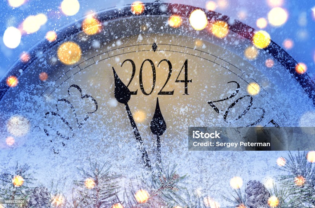 Countdown to midnight 2024 Countdown to midnight. Retro style clock counting last moments before Christmas or New Year 2024 New Year's Eve Stock Photo