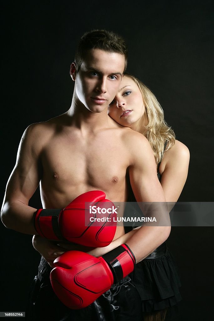 Sexy Junge männliche boxer mit blonden schönen Mädchen - Lizenzfrei 20-24 Jahre Stock-Foto