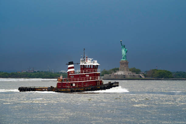 istock New York City Tugboat 1685530701