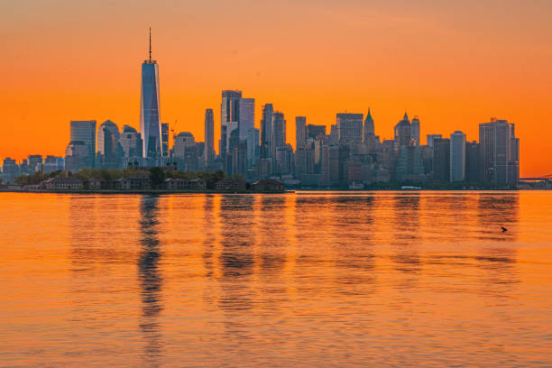 istock Lower Manhatten on a Colorful Sunrise. 1685592668