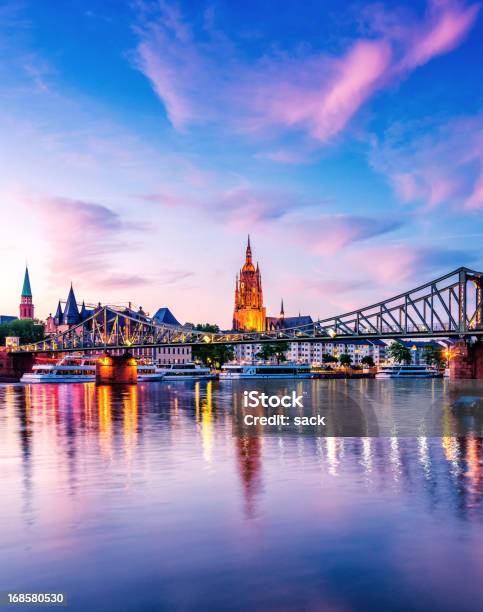 Sommer Sonnenuntergang Über Der Kathedrale Von Frankfurt Am Main Stockfoto und mehr Bilder von Frankfurt am Main