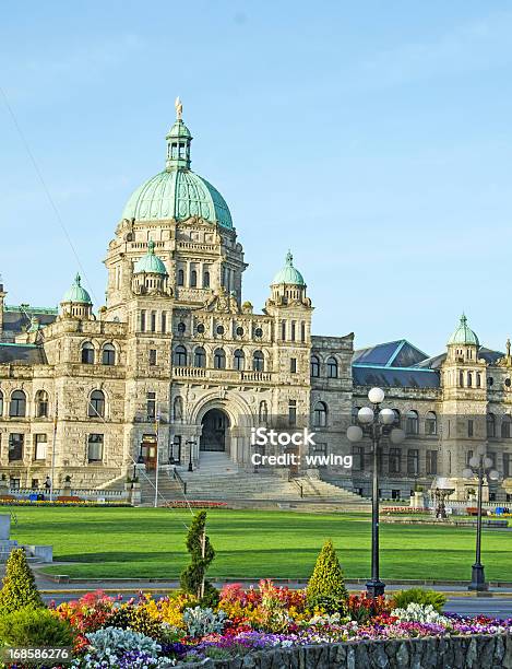 Edificio Del Parlamento En Victoria Columbia Británica Foto de stock y más banco de imágenes de Victoria - Canadá