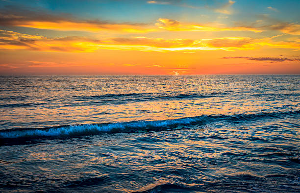 istock Vivid Ocean Sunset - Vibrant Colors 168589024