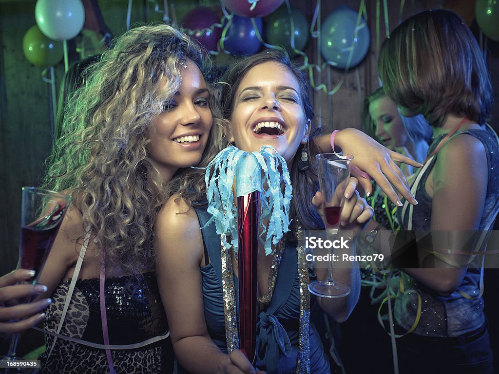 Amigos felizes em uma festa photoshoot - Foto de stock de 20 Anos royalty-free