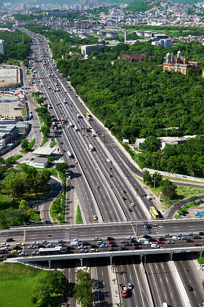 avenida brasil w rio de janeiro - suburb rio de janeiro color image land vehicle zdjęcia i obrazy z banku zdjęć