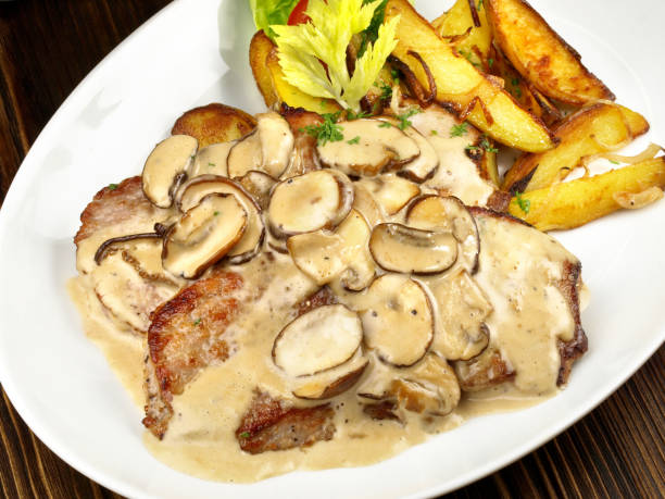 istock Original Hunter Cutlet with Potato Wedges 1685959968