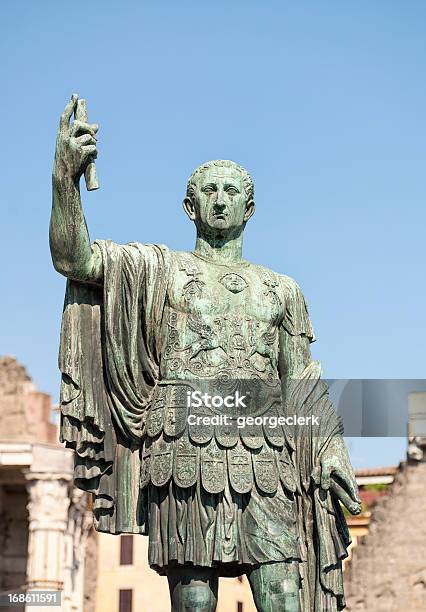 Foto de Estátua Do Imperador Romano e mais fotos de stock de Júlio César - Imperador - Júlio César - Imperador, Augusto César, Romano