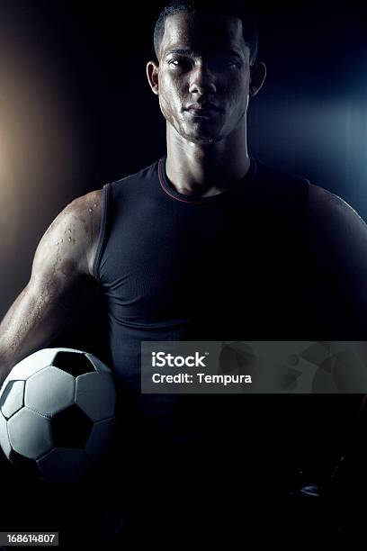 Soccer Players Retrato Vertical Foto de stock y más banco de imágenes de Fútbol - Fútbol, Pelota de fútbol, Jugador de fútbol