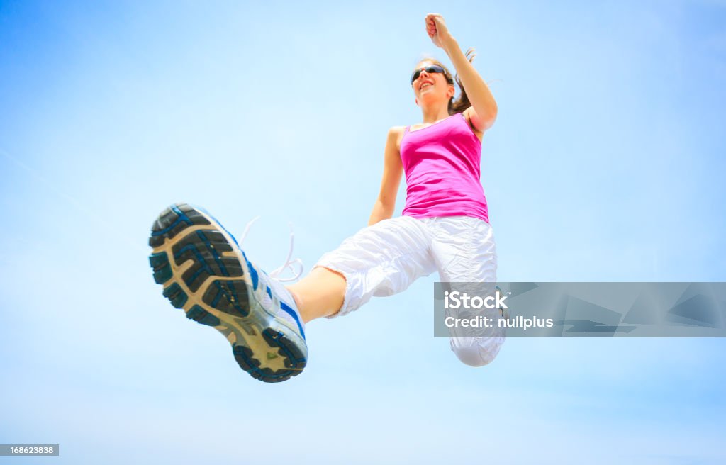 Mujer joven para correr - Foto de stock de 20 a 29 años libre de derechos