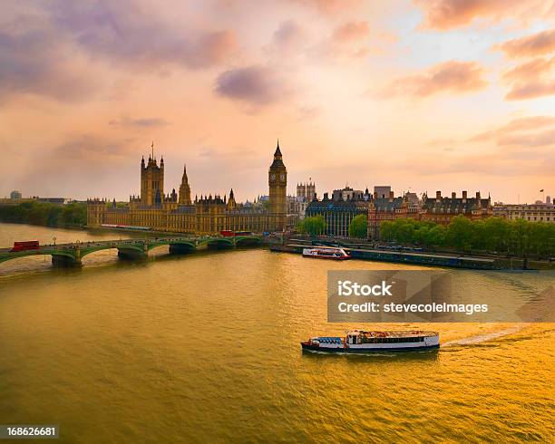 Big Ben E Il Parlamento - Fotografie stock e altre immagini di Londra - Londra, Palazzo Reale, Orizzonte urbano