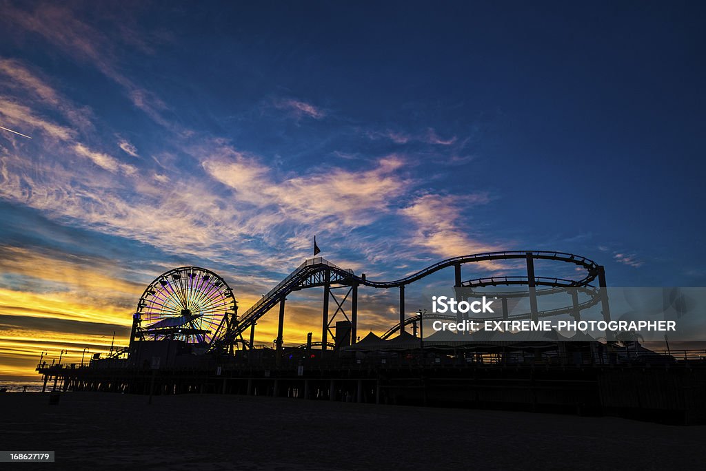 Abenddämmerung in Santa Monica Pier - Lizenzfrei Achterbahn Stock-Foto