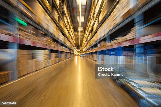 Warehouse Regale Stockfoto und mehr Bilder von Bildhintergrund - Bildhintergrund, Supermarkt, Lagerhalle