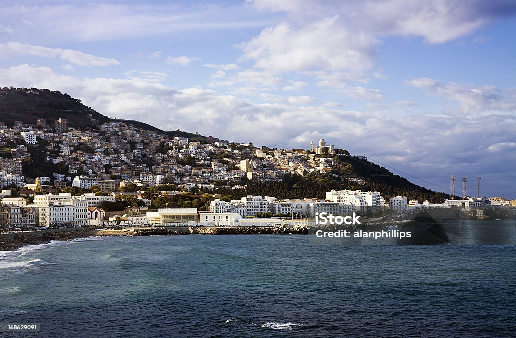 Vista della costa di Algeri di fronte baia - Foto stock royalty-free di Algeria