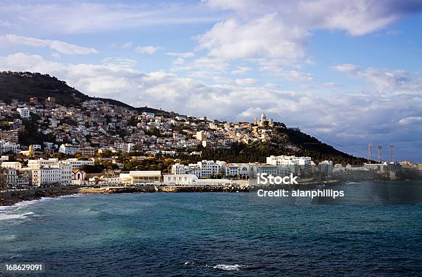 Vista Della Costa Di Algeri Di Fronte Baia - Fotografie stock e altre immagini di Algeria - Algeria, Algeri, Baia