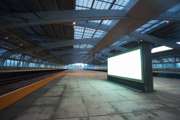 billboard na reklama w railway station - nobody subway station subway train underground zdjęcia i obrazy z banku zdjęć