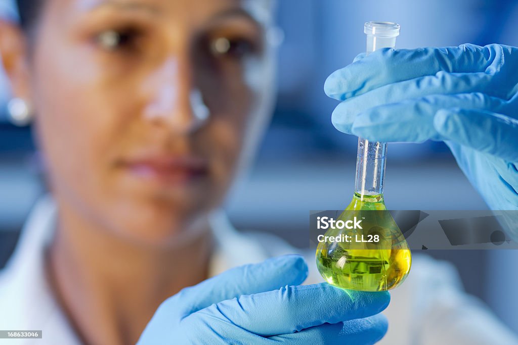 Pesquisador no laboratório - Foto de stock de Estudante de Medicina royalty-free