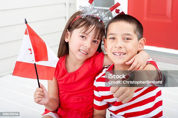 Siblings Celebrating Canada Day Canada Day에 대한 스톡 사진 및 기타 이미지 - Canada Day, 아이, 캐나다