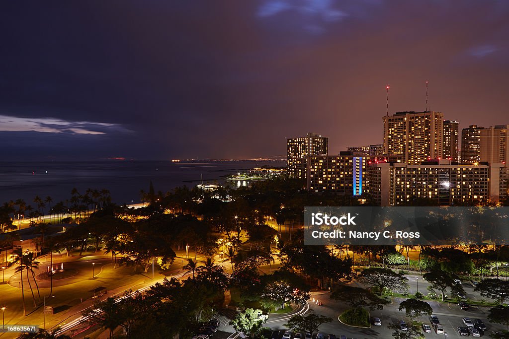 Vue de la plage de Waikiki au musée de Fort DeRussy - Photo de Honolulu libre de droits