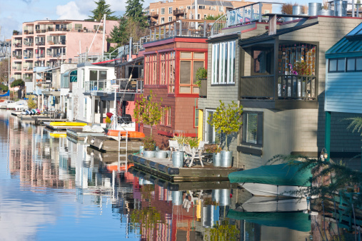 Houseboats line the shore in Seattle at Lake Union