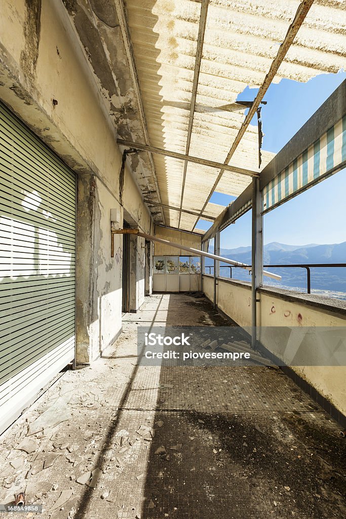 veranda der alten Gebäude - Lizenzfrei Abgerissen Stock-Foto