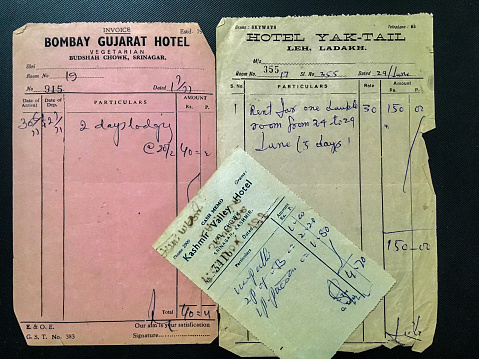 08 06 2019 Vintage Expense Bill Of Anidave Ladakh Travell Bill Of 1977 Lokgram Kalyan Maharashtra India.Asia.