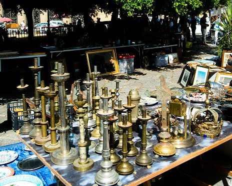 The Piazza Marina market runs on Sunday mornings in the Piazza Marina surrounding the Garibaldi Gardens in Palermo, Sicily. It is a traditional flea market with antique furniture, old photographs, decorative details, lamps, records, old tiles, engravings, prints, a variety of books and magazines plus retro clothing.