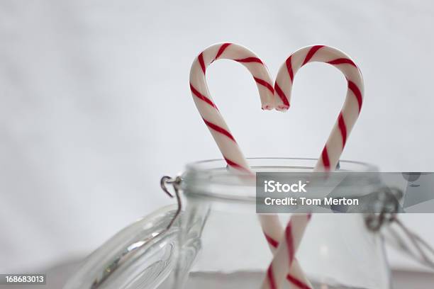 Foto de Closeup De Doces Formação De Forma De Coração Em Forma De Bengala e mais fotos de stock de Amor