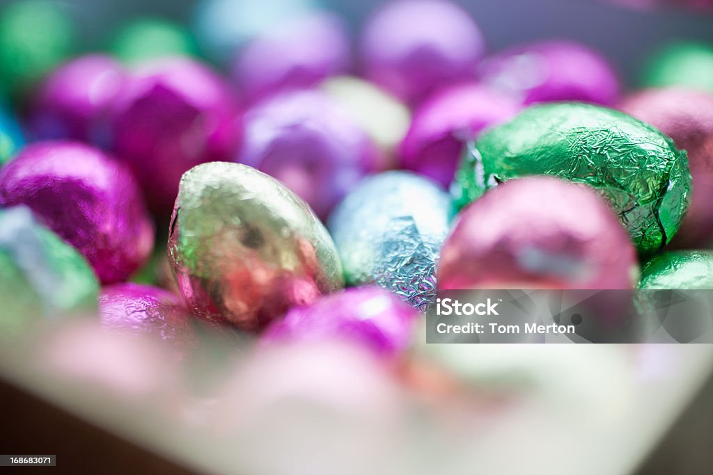 Termoplastica rivestita uova di cioccolato - Foto stock royalty-free di Pasqua