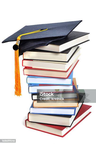 Libri Grad Cap - Fotografie stock e altre immagini di Aspirazione - Aspirazione, Berretto, Cappello