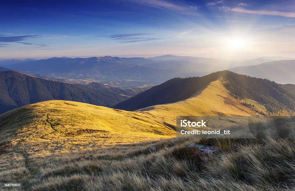 Berge-Landschaft - Lizenzfrei Abenddämmerung Stock-Foto