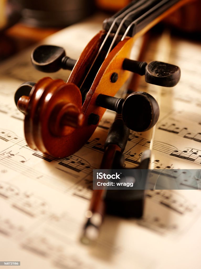 Violino e fiocco - Foto stock royalty-free di Musica classica