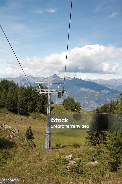 Teleférico Valleyresort De Pila Aostaitalyprovincekgm - Fotografias de stock e mais imagens de Alpes Europeus