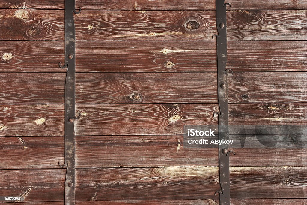 Hölzerne Hintergrund mit Metall-Dekoration. - Lizenzfrei Alt Stock-Foto