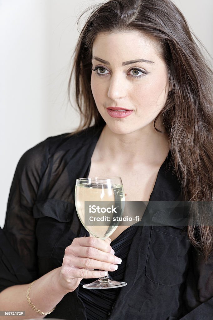 Kobieta picie wina - Zbiór zdjęć royalty-free (Alkohol - napój)