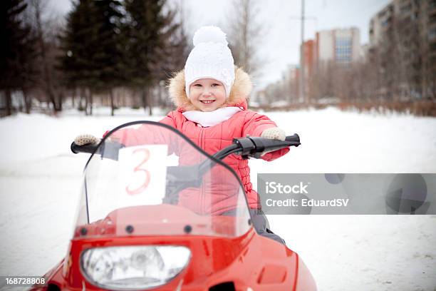 Kinder Stockfoto und mehr Bilder von Baby - Baby, Drive - Sportbegriff, Ein weibliches Baby allein