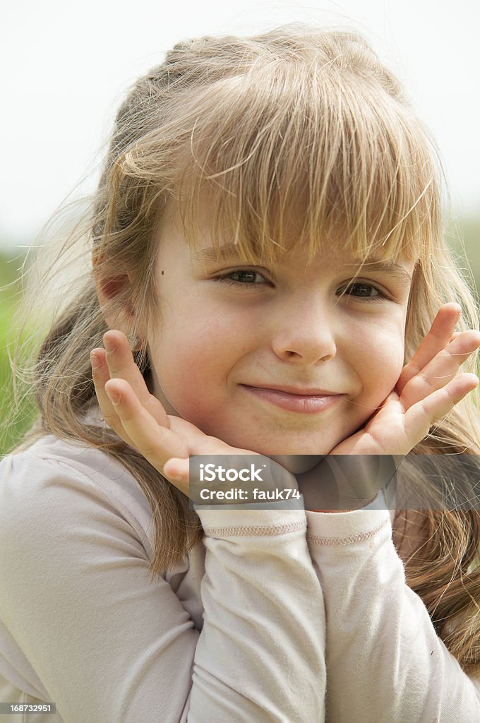 Kleines Mädchen erblühen - Lizenzfrei 4-5 Jahre Stock-Foto