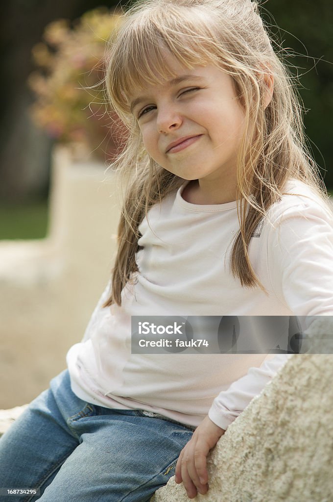 Bambina Battere le palpebre - Foto stock royalty-free di 4-5 anni