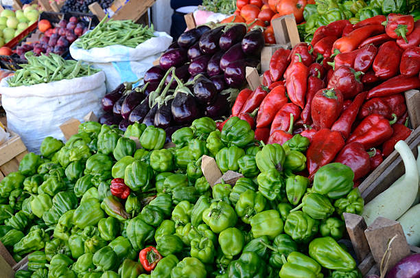 istock Farmer's market 168767239