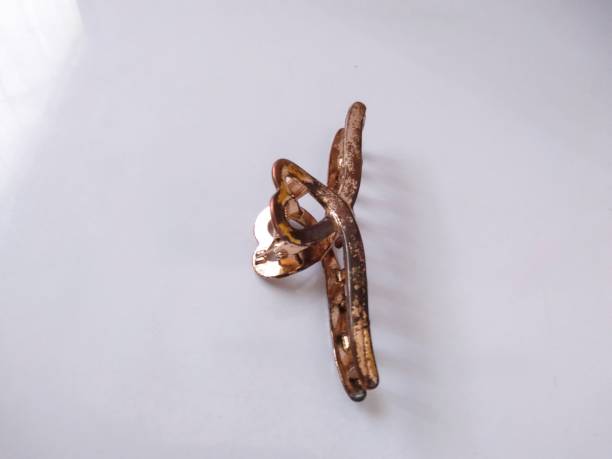 istock Jedai is a seemingly ordinary hairpin. However, since several years ago, pausi has become popular because it has been proven to be able to change a person's hairstyle to make it wavier and neater 1687706054