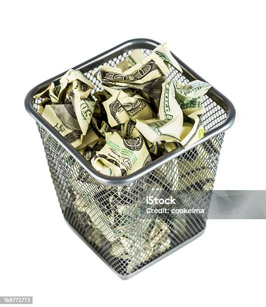 Деньги В Корзину — стоковые фотографии и другие картинки 100 - 100, 100 американских долларов, Американская валюта