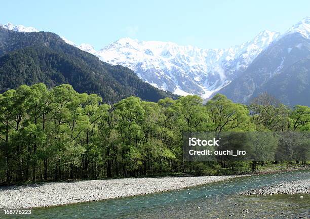 Foto de Japanese Rio Do Resort De Verão De Kamikochi e mais fotos de stock de Acampamento de Férias - Acampamento de Férias, Alpes japoneses, Azul