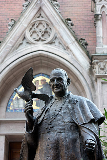 istock Pope John XXIII statue in istanbul 168786004
