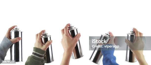 Foto de Mãos Humanas Segurando Um Graffiti Spray Pode e mais fotos de stock de Lata - Recipiente - Lata - Recipiente, Spray de Tinta, Pintor de Carro