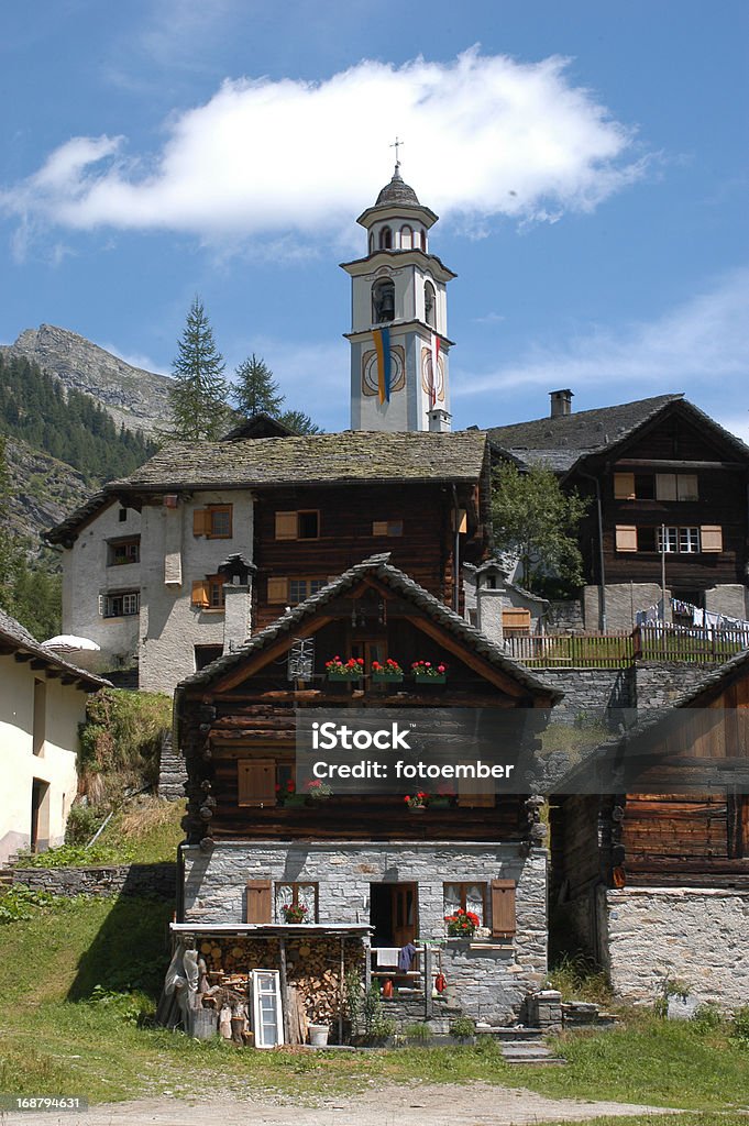 Le village rural de Bosco Gurin sur Vallée Maggia - Photo de Alpes européennes libre de droits