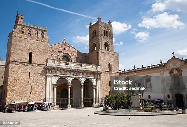 Palermowest Facad De Monreale Catedral Foto de stock y más banco de imágenes de Monreale - Monreale, Catedral, Arquitectura