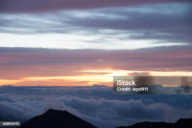 Vulcano Haleakala Alba - Fotografie stock e altre immagini di Alba - Crepuscolo - Alba - Crepuscolo, Arancione, Aurora