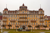 verlassenen-hotel-in-marienbad-tschechische-republik.jpg?b=1&s=170x170&k=20&c=uk_1qBrT6x4YYZ10jvP_gIXkJQc9-0lYj4nd28pch7U=