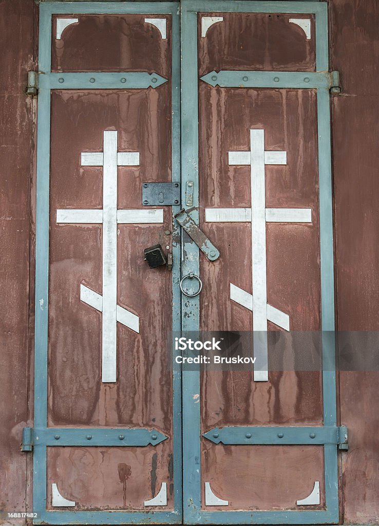 Puerta a la iglesia - Foto de stock de Aire libre libre de derechos