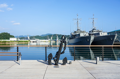 On a sunny day in August 2023, the anchor of the destroyer Isuzu was placed in front of the Red Brick Museum at Maizuru Port in Maizuru City, Kyoto Prefecture.