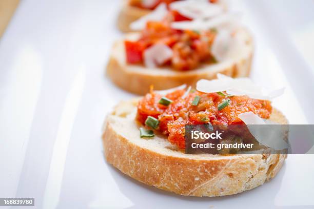 Bruschetta - zdjęcia stockowe i więcej obrazów Bruschetta - Bruschetta, Oliwka, Antipasto